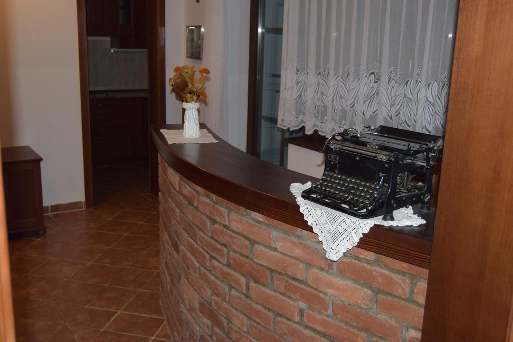 Farm Stay Frank Ozmec Wine And Glamping Estate Лютомер Стая снимка