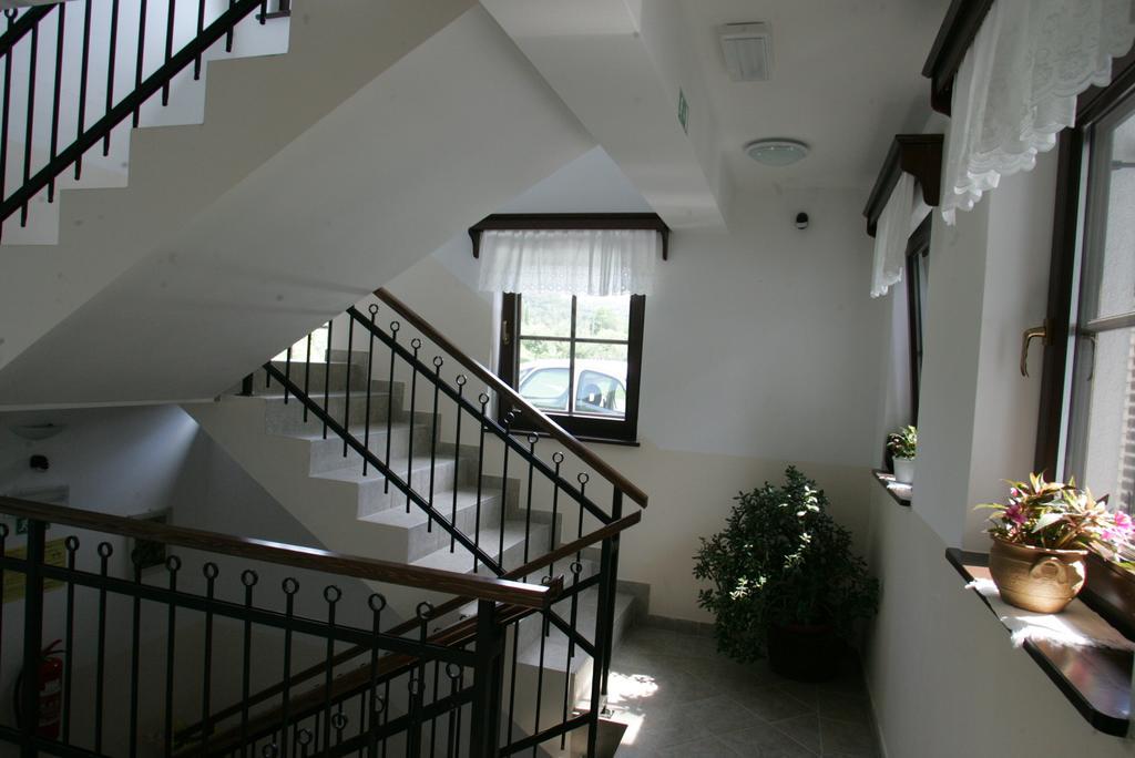 Farm Stay Frank Ozmec Wine And Glamping Estate Лютомер Стая снимка